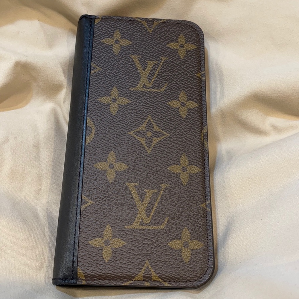 Authentic Louis Vuitton phone folio for IPhone 11